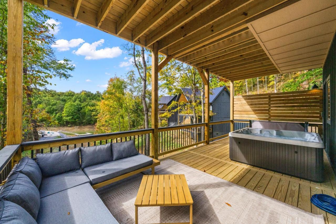 Cozy Cove Retreat W Lake View Hot Tub Firepit Dandridge Eksteriør bilde