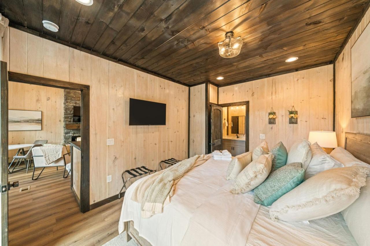 Cozy Cove Retreat W Lake View Hot Tub Firepit Dandridge Eksteriør bilde