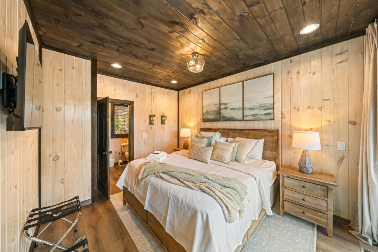 Cozy Cove Retreat W Lake View Hot Tub Firepit Dandridge Eksteriør bilde