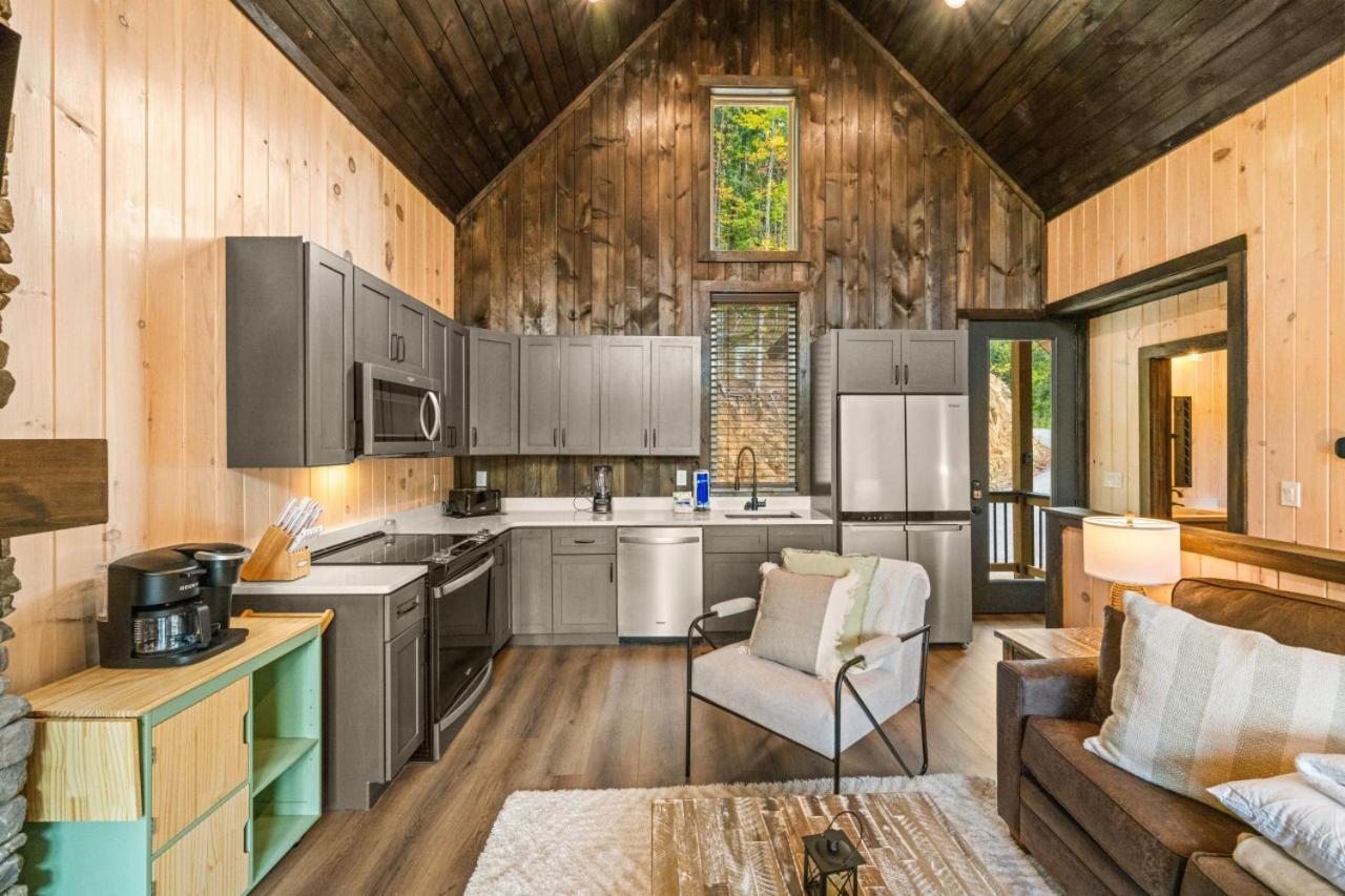 Cozy Cove Retreat W Lake View Hot Tub Firepit Dandridge Eksteriør bilde
