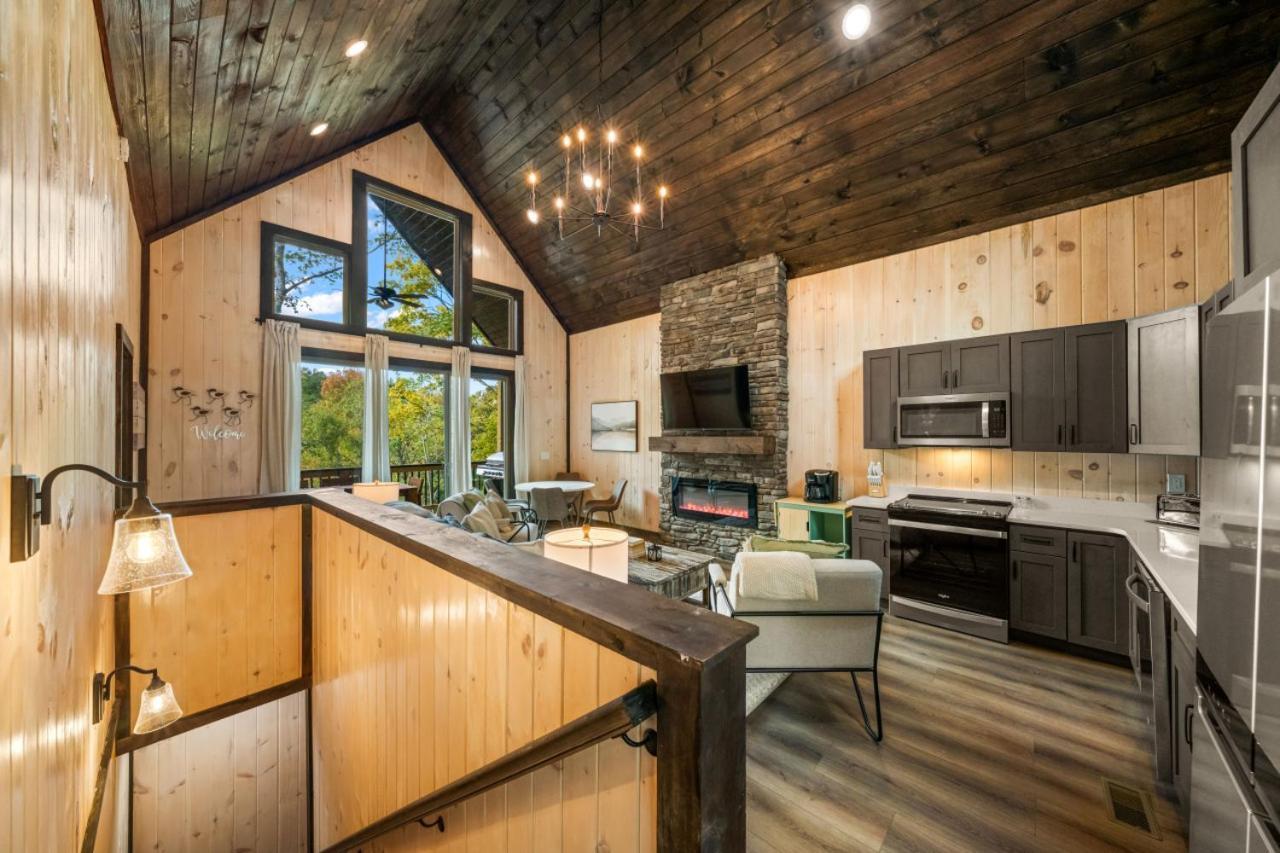 Cozy Cove Retreat W Lake View Hot Tub Firepit Dandridge Eksteriør bilde