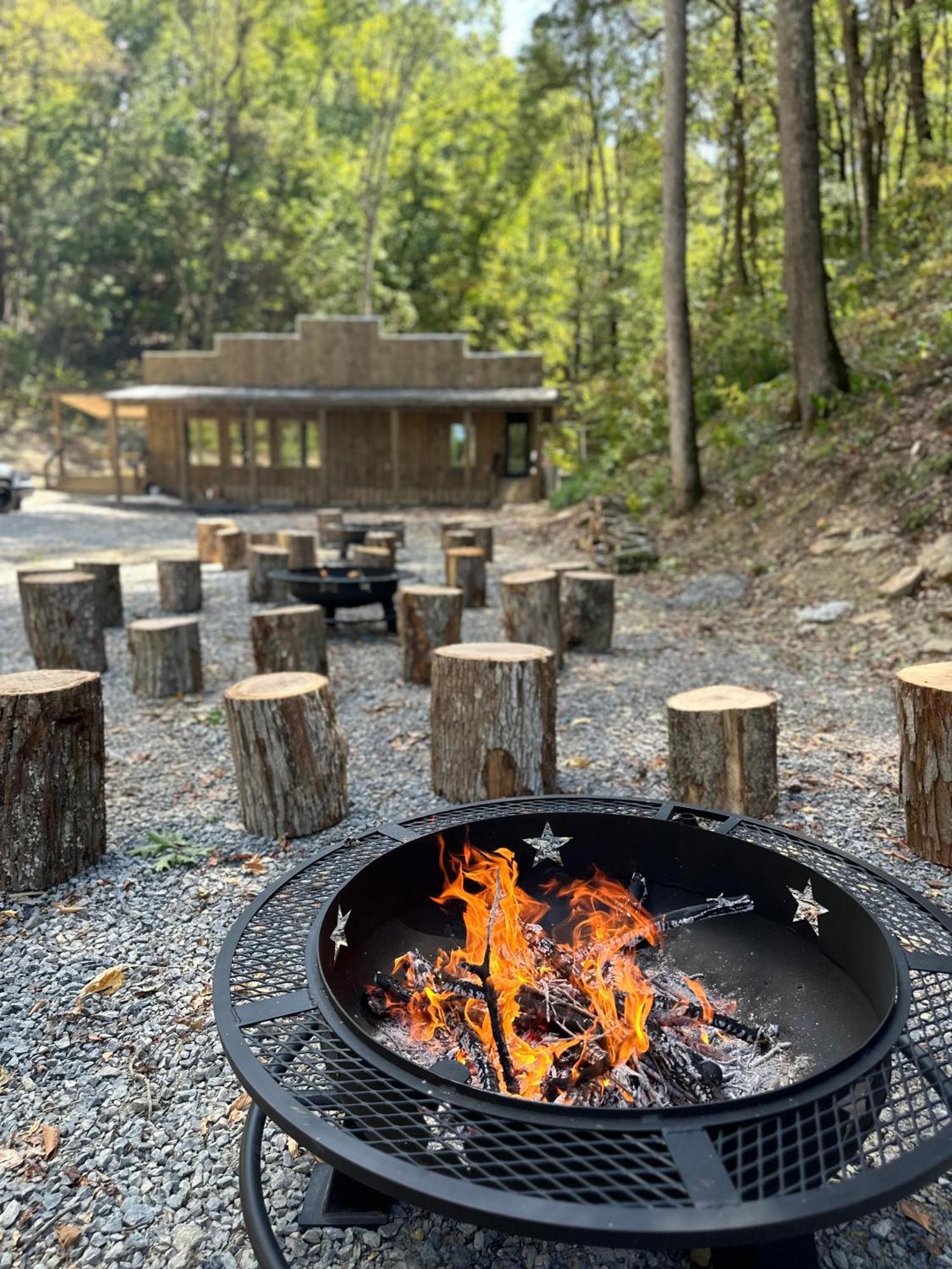 Cozy Cove Retreat W Lake View Hot Tub Firepit Dandridge Eksteriør bilde