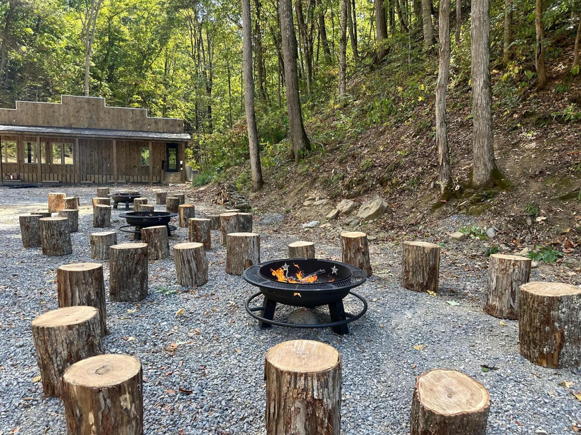 Cozy Cove Retreat W Lake View Hot Tub Firepit Dandridge Eksteriør bilde