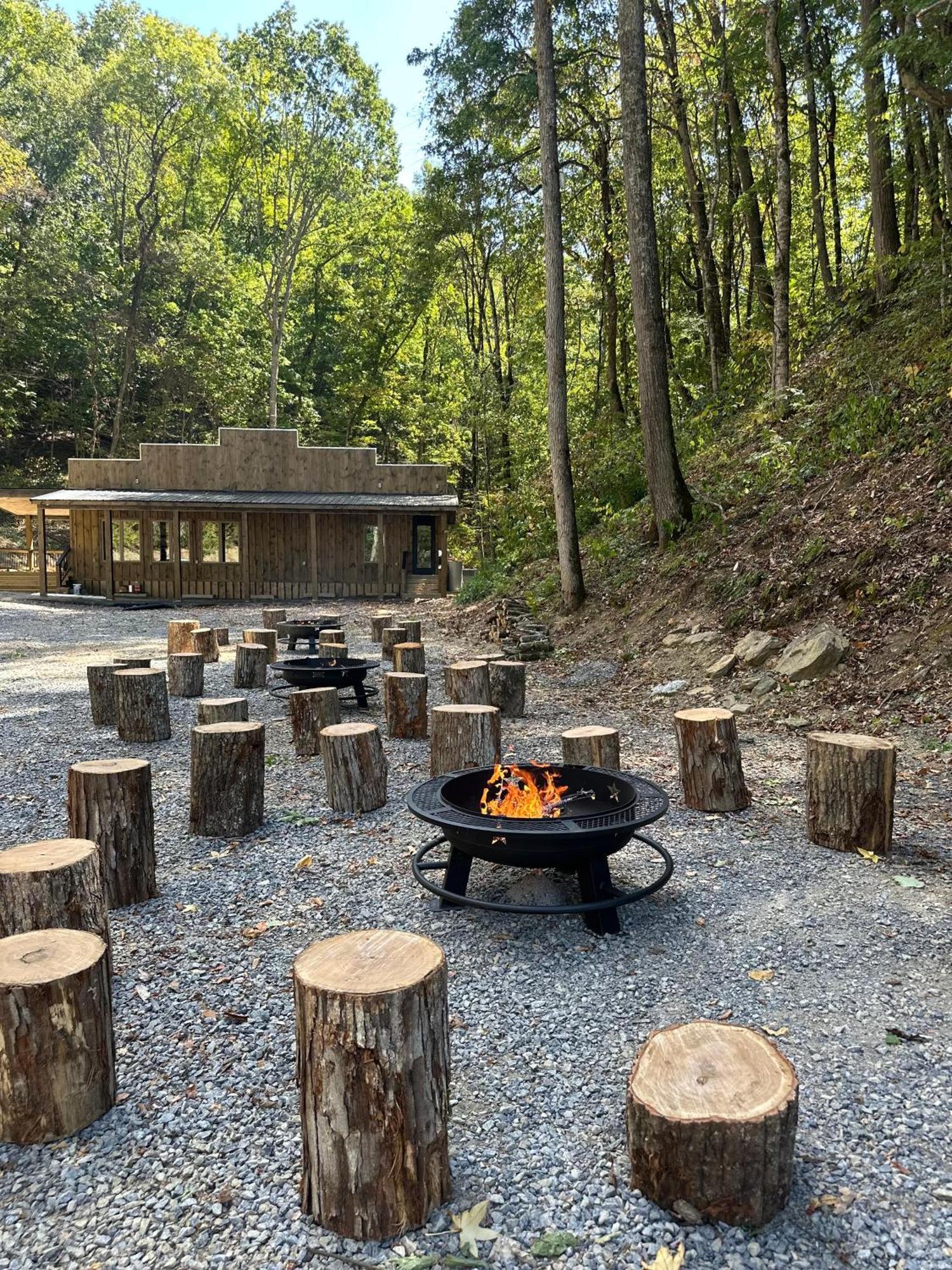 Cozy Cove Retreat W Lake View Hot Tub Firepit Dandridge Eksteriør bilde