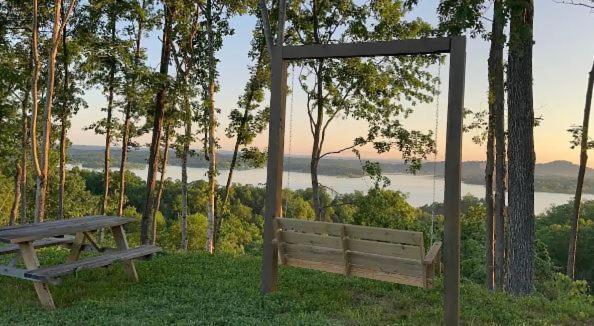 Cozy Cove Retreat W Lake View Hot Tub Firepit Dandridge Eksteriør bilde